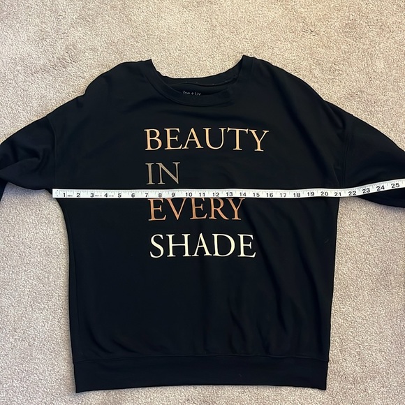 Zoe + Liv Beauty In Every Shade Graphic Sweatshirt Size S Black Fleece - Picture 5 of 6